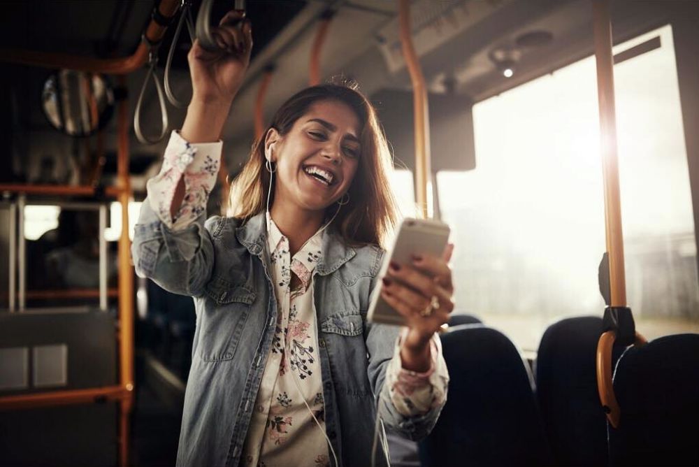 7 Tips ngobrol lewat aplikasi kencan online agar kamu percaya diri