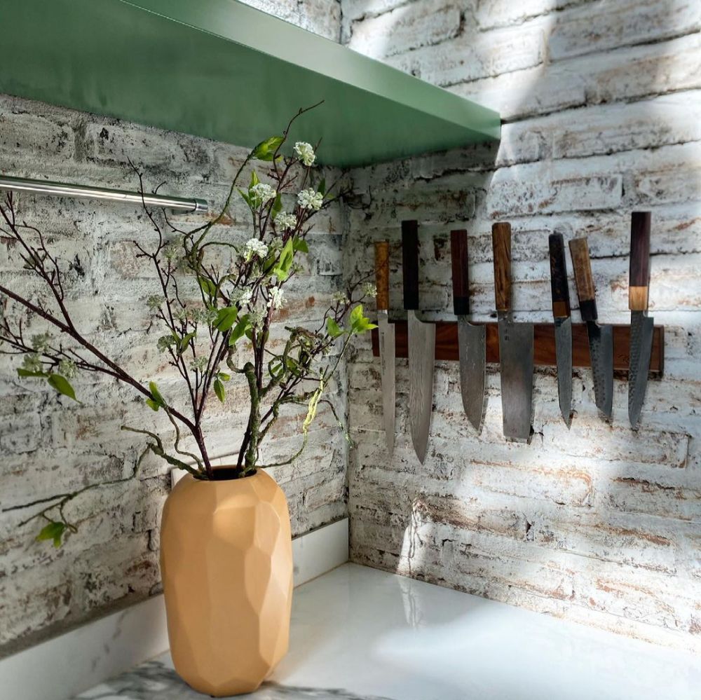 6 Detail desain dapur baru Chef Arnold, bikin betah masak