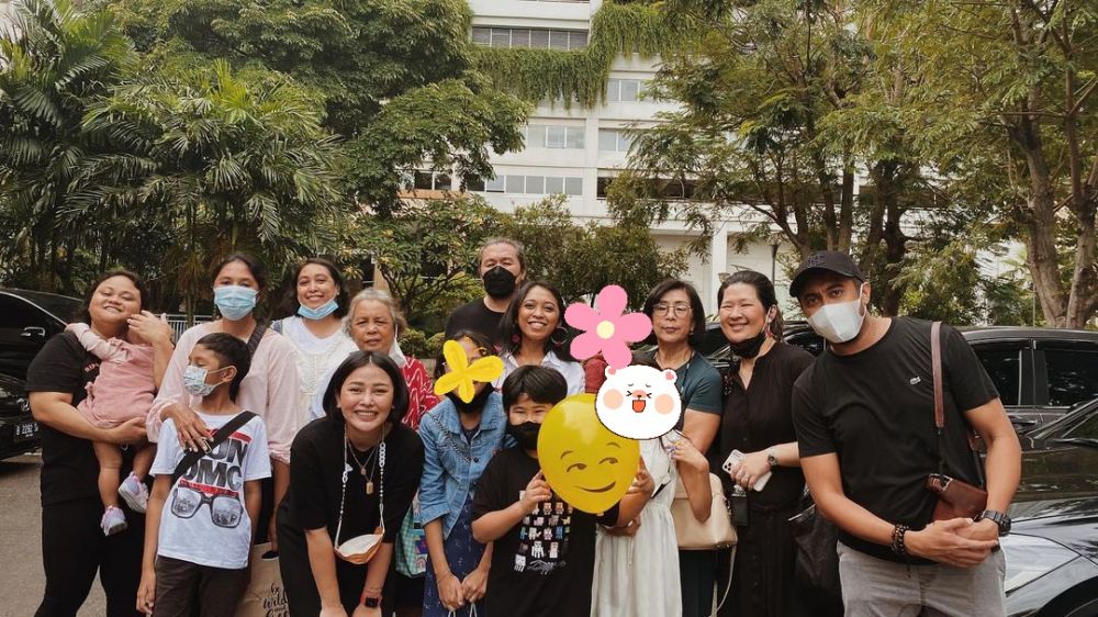 8 Momen ulang tahun Mutia Ayu ke-26, dihadiri keluarga dan sahabat