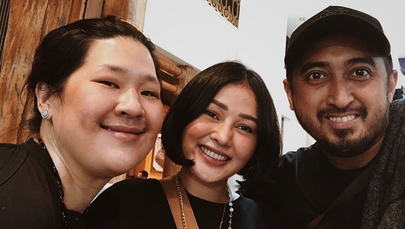 8 Momen ulang tahun Mutia Ayu ke-26, dihadiri keluarga dan sahabat