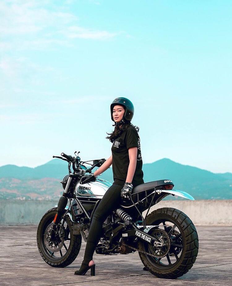 10 Potret memesona Danella Ilene peserta Indonesia's Next Top Model