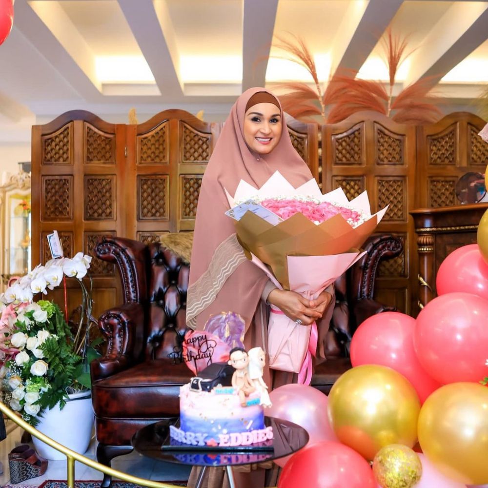 10 Potret terbaru Rita Hasan artis langganan antagonis, kini berhijab