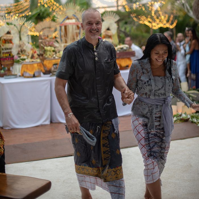 Pesona 10 diva Tanah Air kenakan kebaya, Krisdayanti memesona