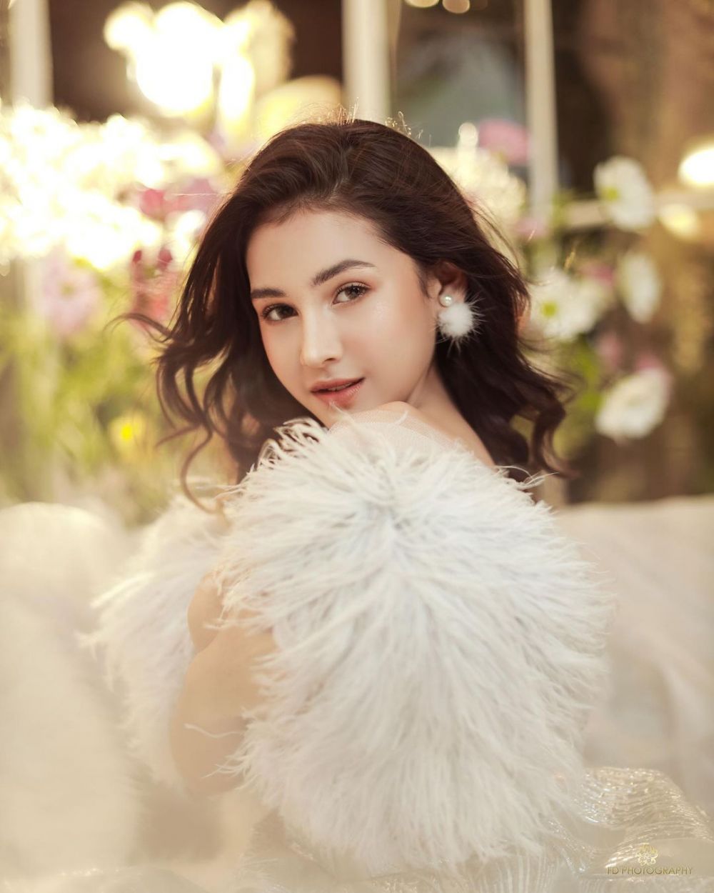 Gaya pemotretan 10 pemain Dari Jendela SMP, parasnya manglingi