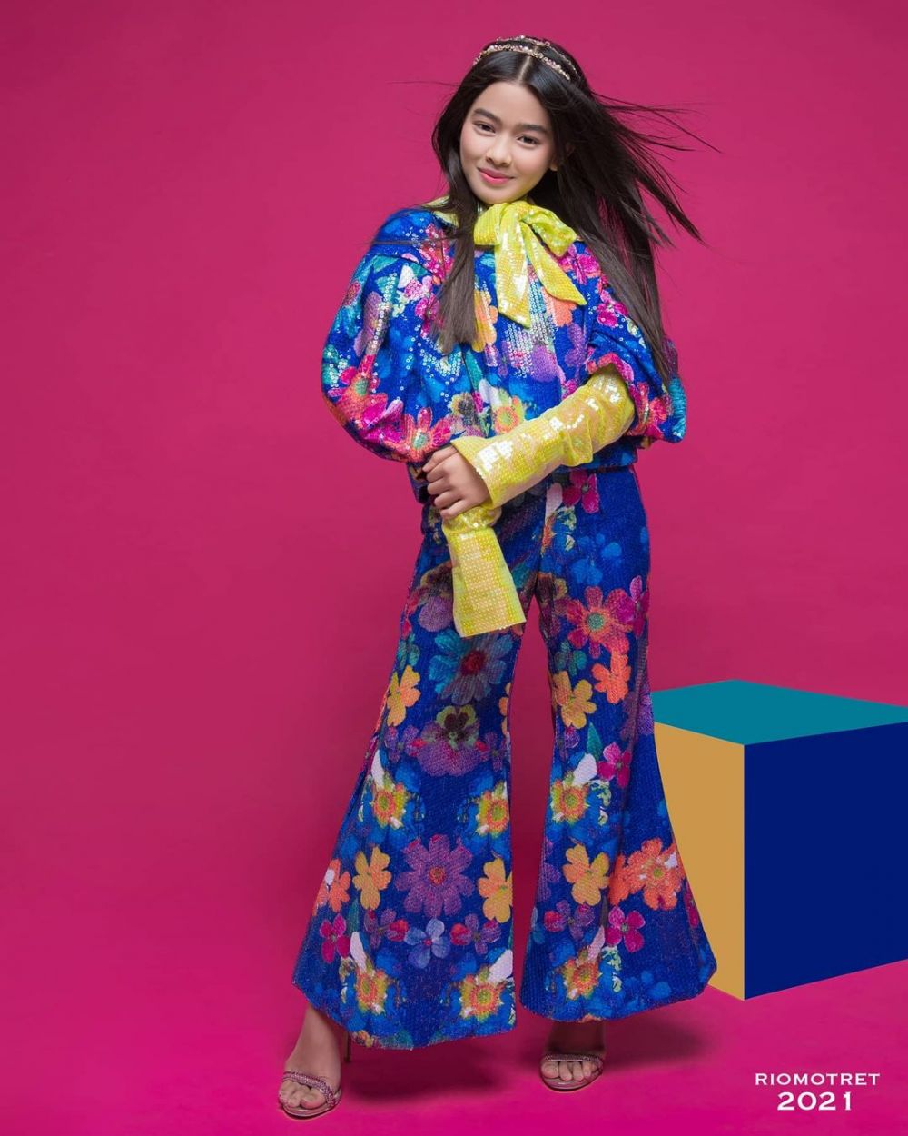 Gaya pemotretan 10 pemain Dari Jendela SMP, parasnya manglingi