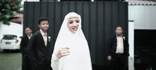 8 Potret pernikahan kakak Nissa Sabyan, cantik dan anggun
