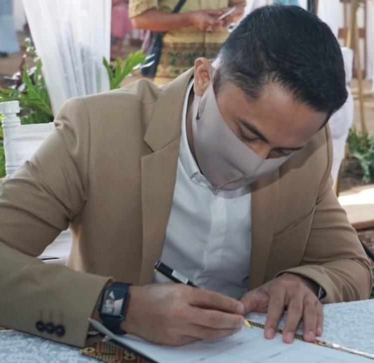 10 Gaya Hengky Kurniawan jadi saksi nikah warganya, 3-4 kali sehari