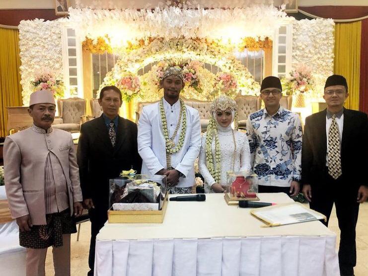 10 Gaya Hengky Kurniawan jadi saksi nikah warganya, 3-4 kali sehari