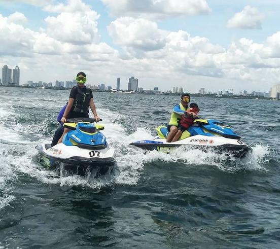 8 Destinasi favorit bermain jetski di Indonesia, ada langganan artis