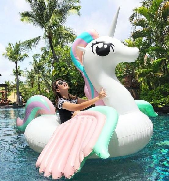 Lama tak terdengar, ini 10 Potret terbaru Asty Ananta yang menawan