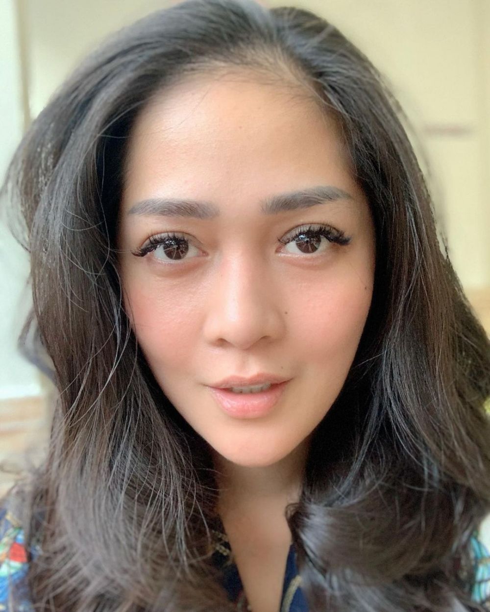 10 Potret Gracia Indri tanpa polesan makeup, cantiknya natural