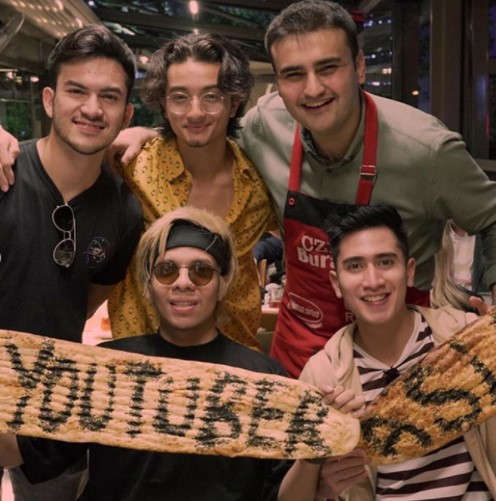 8 Potret kebersamaan Verrell Bramasta dan Atta Halilintar