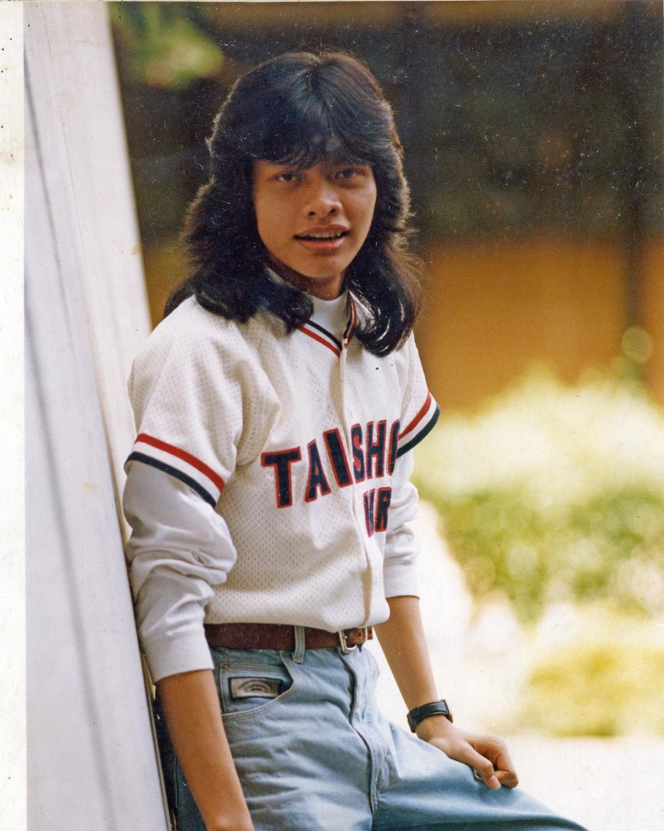 10 Potret transformasi Armand Maulana, awet muda di usia 50 tahun