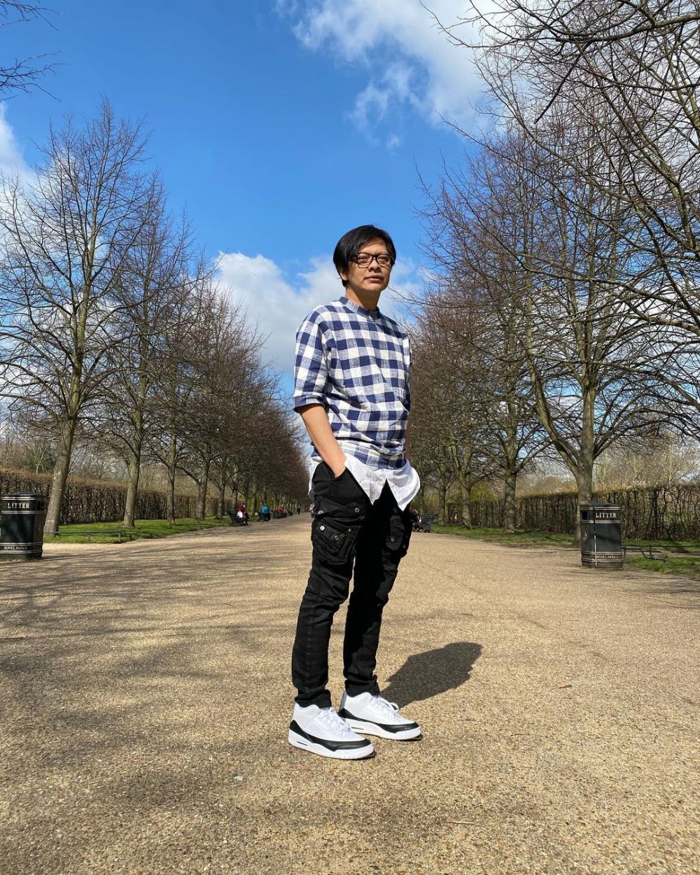 10 Potret transformasi Armand Maulana, awet muda di usia 50 tahun