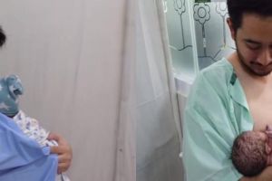 Momen haru 10 seleb pria gendong anak yang baru lahir