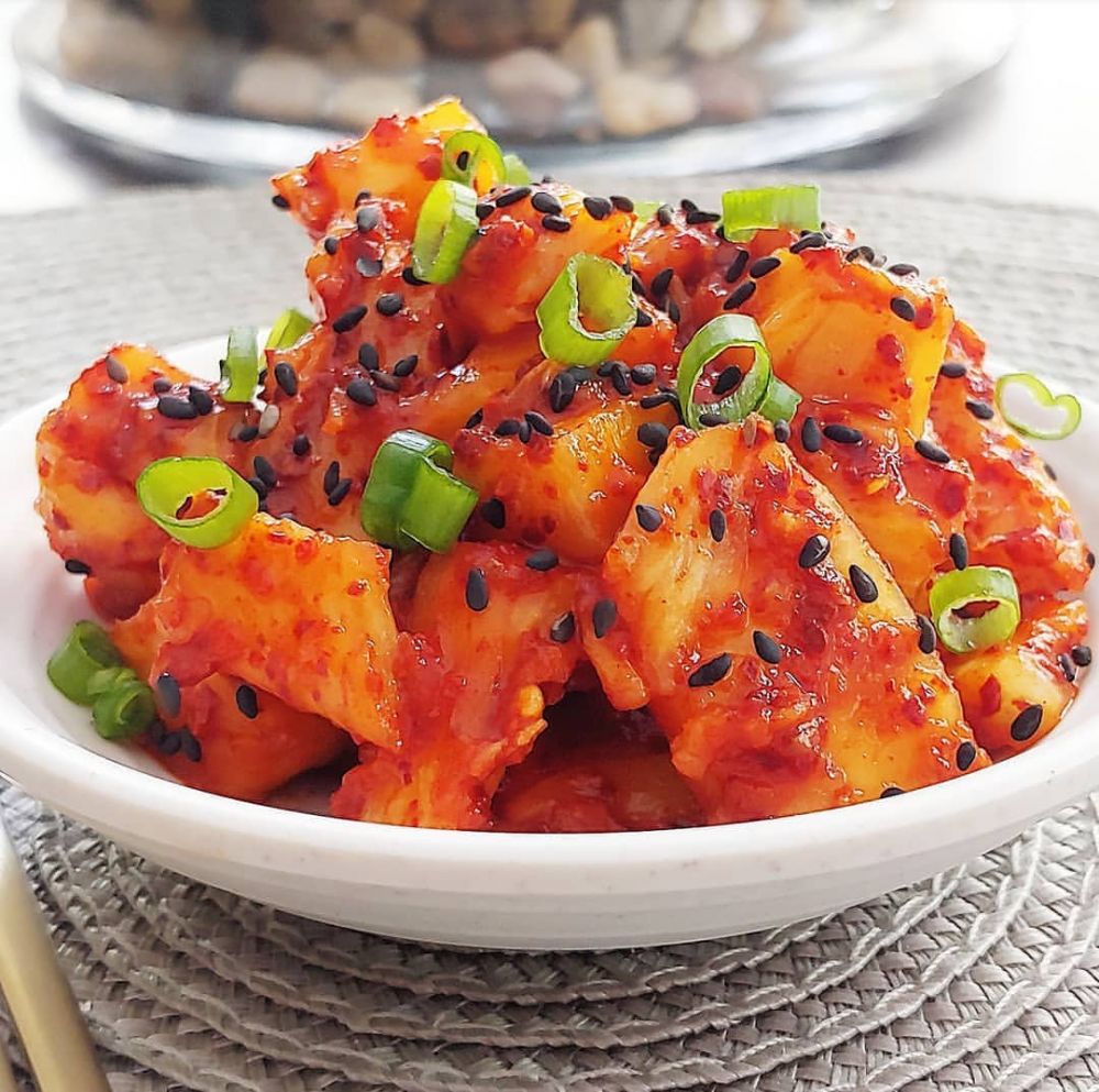 Nggak melulu sayuran, ini 5 kimchi dari buah-buahan