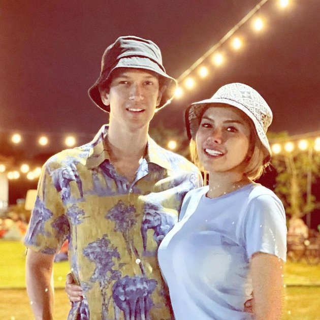 10 Potret persahabatan Nikita Mirzani dan Dimas Beck, bak pacaran