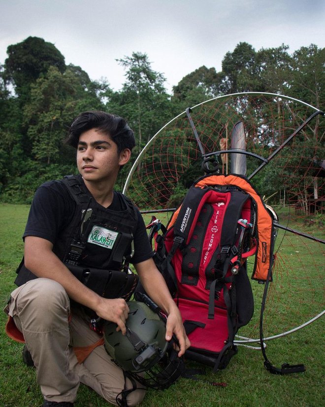 8 Potret Andrew Kalaweit, YouTuber hidup sendiri di hutan Kalimantan