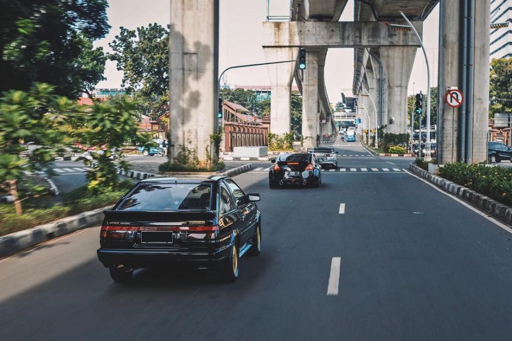 10 Gaya Cinta Kuya dengan mobil klasik, diidamkan sejak kecil