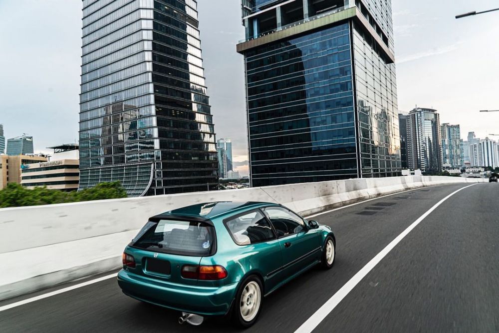 10 Gaya Cinta Kuya dengan mobil klasik, diidamkan sejak kecil