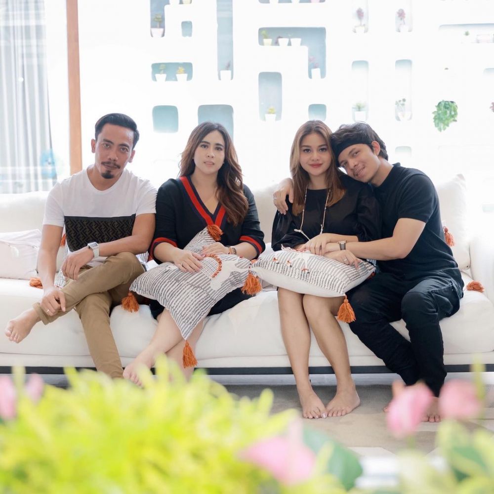 10 Momen bulan madu Atta dan Aurel di Bali, romantis bikin baper