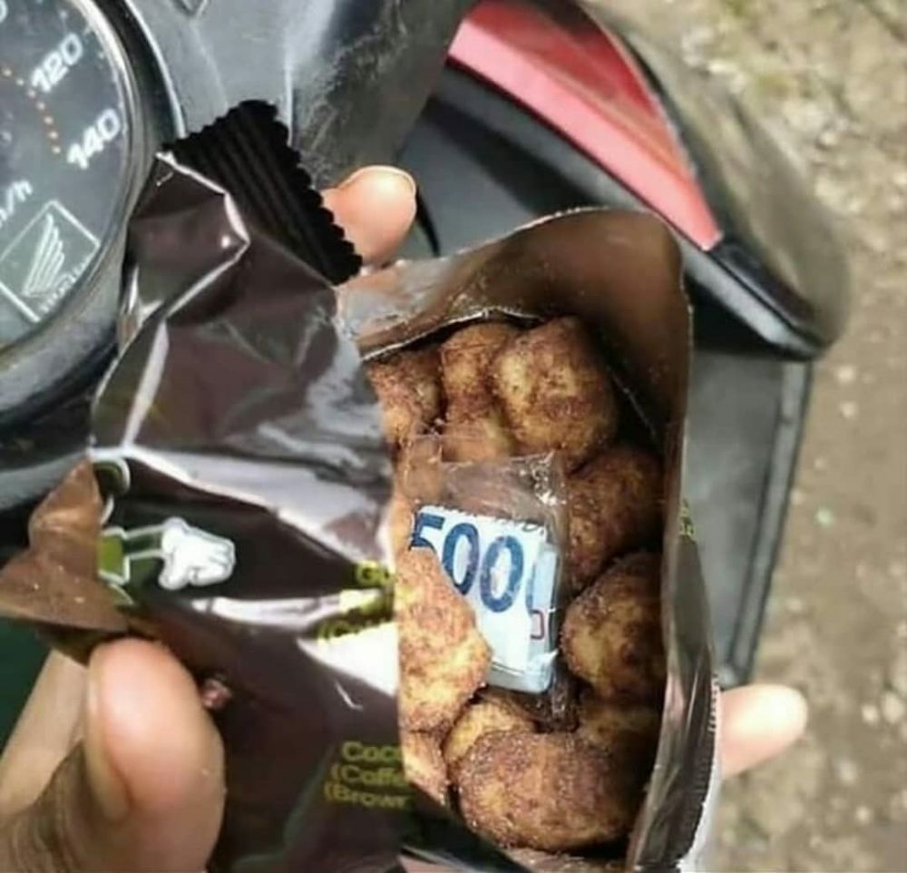 10 Potret nyeleneh jajanan warung ini bikin bingung pembeli