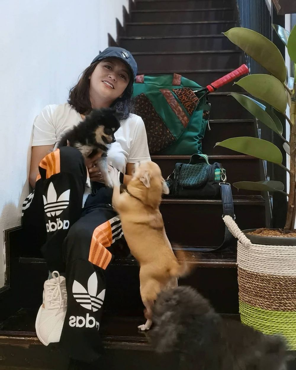 10 Potret rumah Moudy Wilhelmina, penuh koleksi tanaman