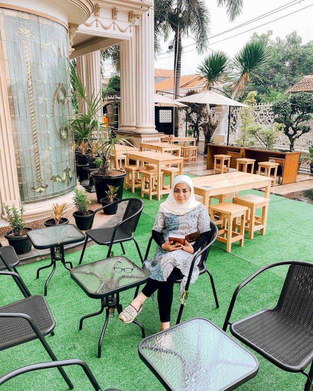 Dibikin di teras rumah, ini 10 detail potret restoran Muzdalifah