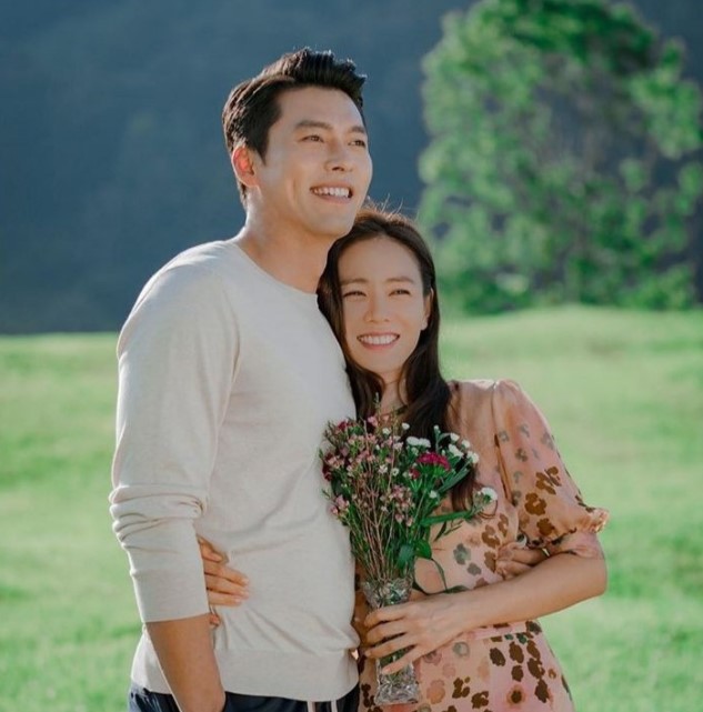 8 Pasangan seleb Korea yang terlibat cinta lokasi, ada pemain CLOY