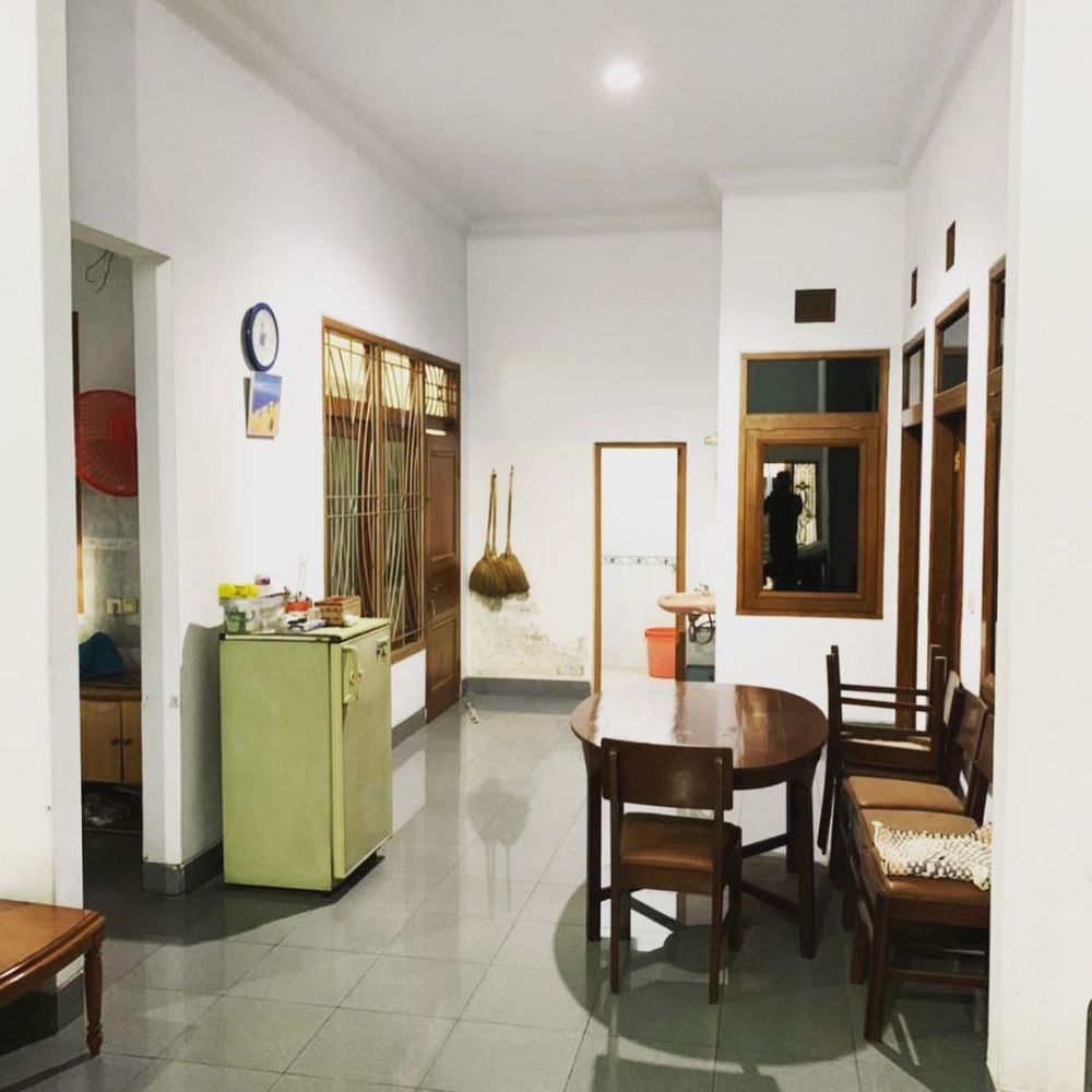 8 Penampakan rumah masa kecil Cita Citata yang akan dijual