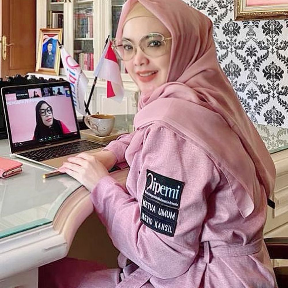 Lama tak terdengar kabarnya, 4 seleb ini menjadi istri menteri