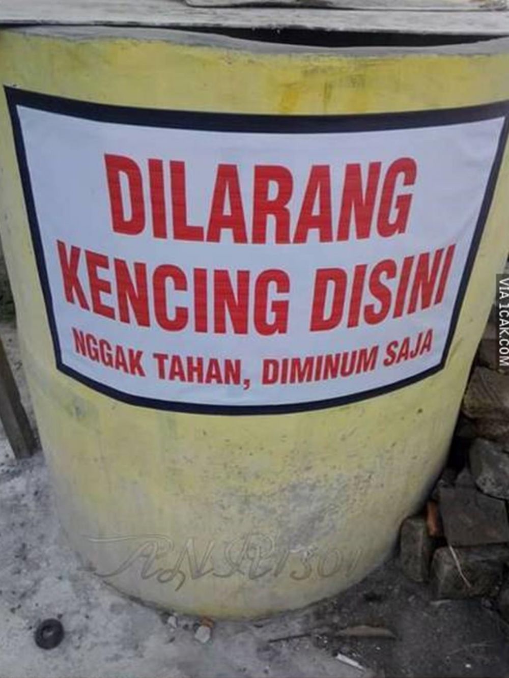 15 Pemberitahuan dilarang buang air kecil sembarang ini kocak abis