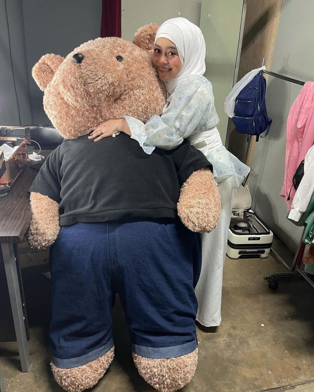 Hibur Lesty Kejora sedang sakit, ini 6 momen Rizky Billar beri kejutan