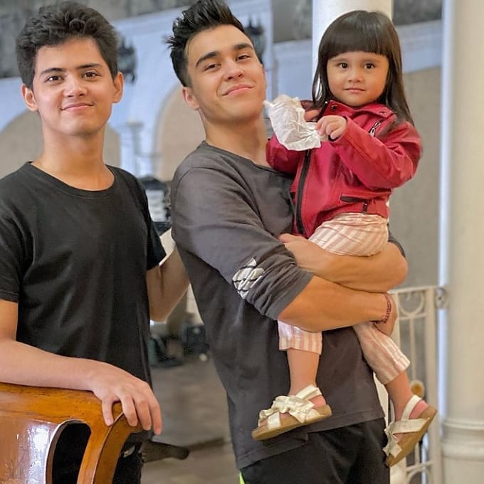 10 Potret Aliando syuting sinetron Keajaiban Cinta, tampil fresh