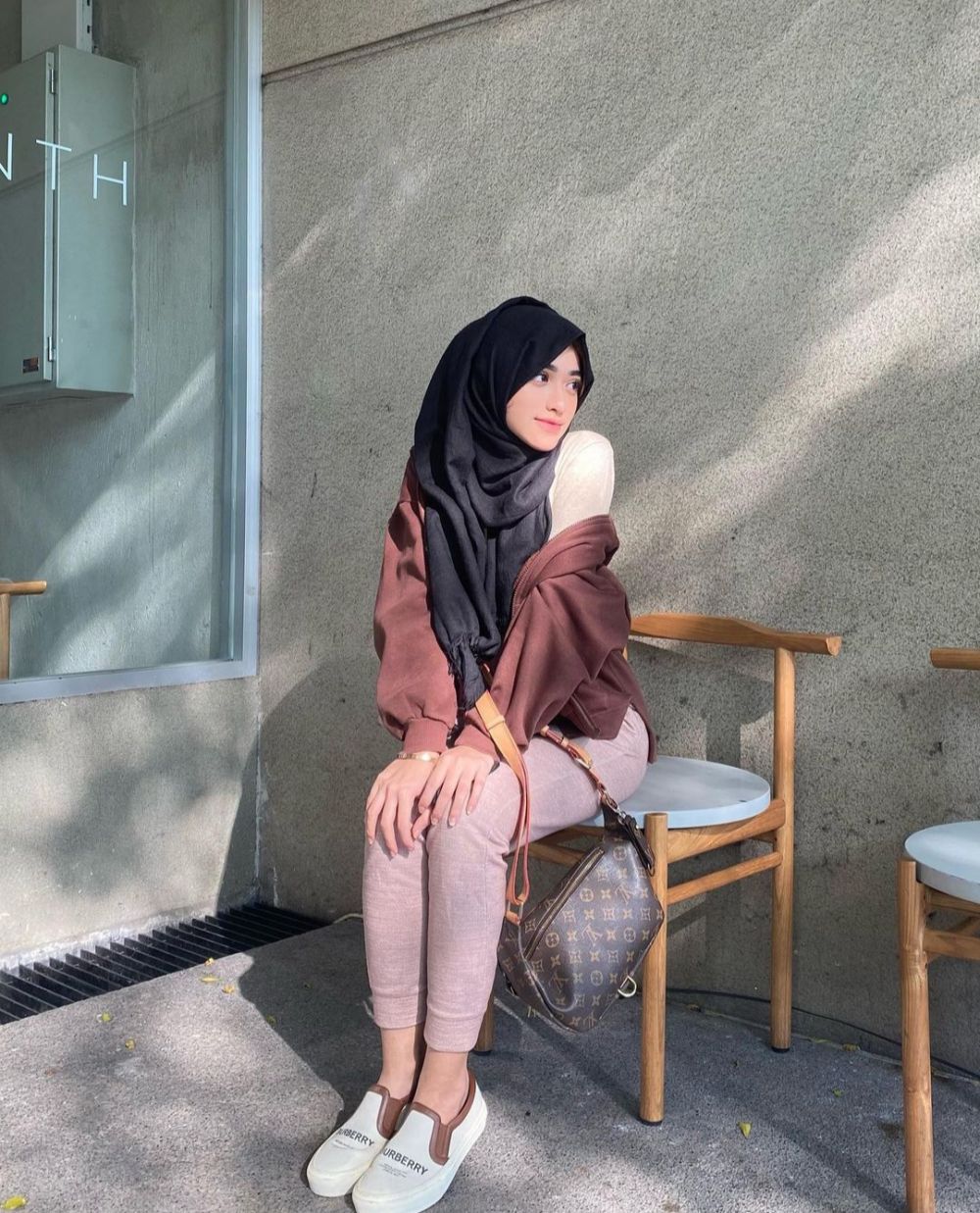 8 Gaya hijab seleb yang bisa jadi inspirasi tampilan Ramadan 2021