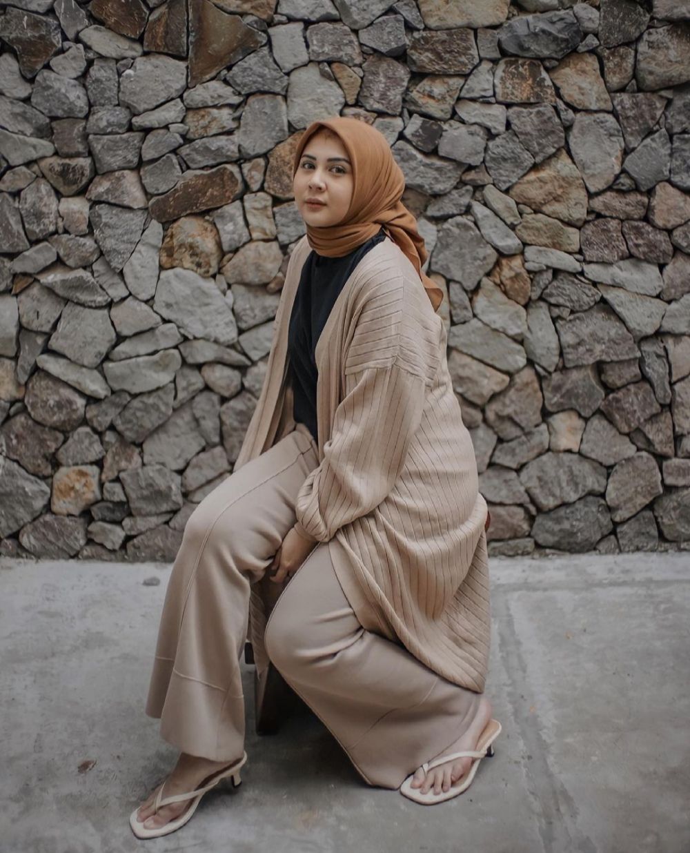 8 Gaya Hijab Seleb Yang Bisa Jadi Inspirasi Tampilan Ramadan 2021