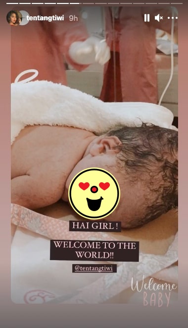 Lahirkan anak kedua, ini 7 momen persalinan Tiwi eks T2