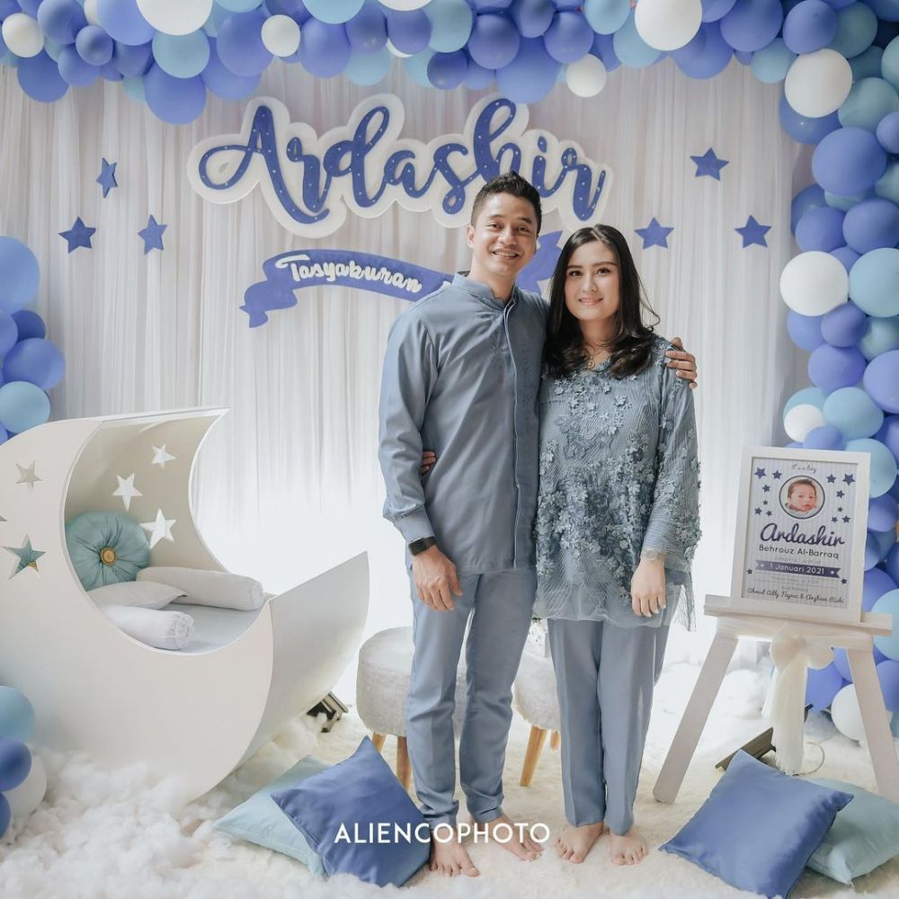 10 Pasangan seleb ini perdana jalani Ramadan 2021 bareng buah hati