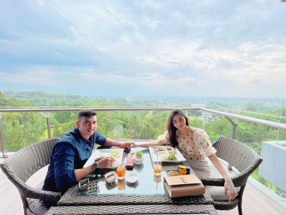 12 Pasang seleb ini jalani Ramadan 2021 pertama sebagai suami istri