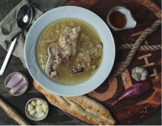 10 Makanan ini bantu turunkan demam pada anak