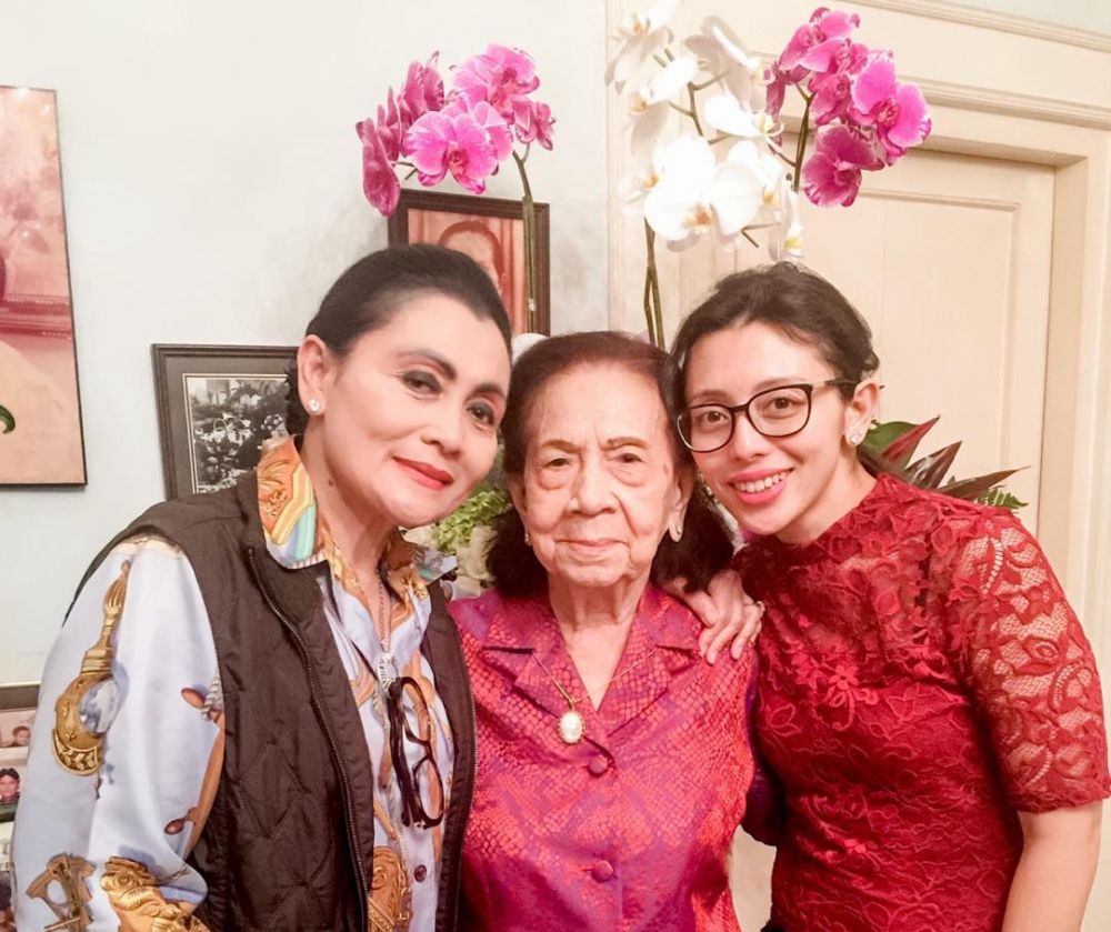 Gaya kondangan 8 cucu Cendana, memesona dan curi perhatian