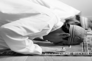 Tata cara sholat tarawih dan witir, lengkap beserta niat dan bacaannya