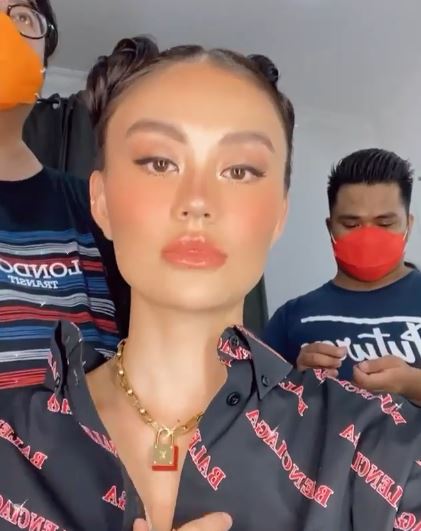 Potret 10 seleb usai dimakeup Marlene Hariman, Aurel kian memesona
