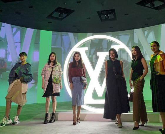 5 Potret Ashanty hadiri acara brand Louis Vuitton, gayanya swag abis