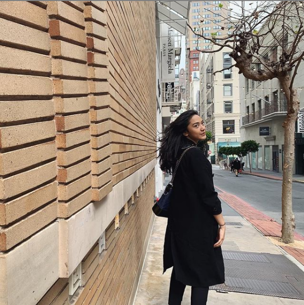 9 Cerita Putri Tanjung yang sempat sebal jadi anak konglomerat