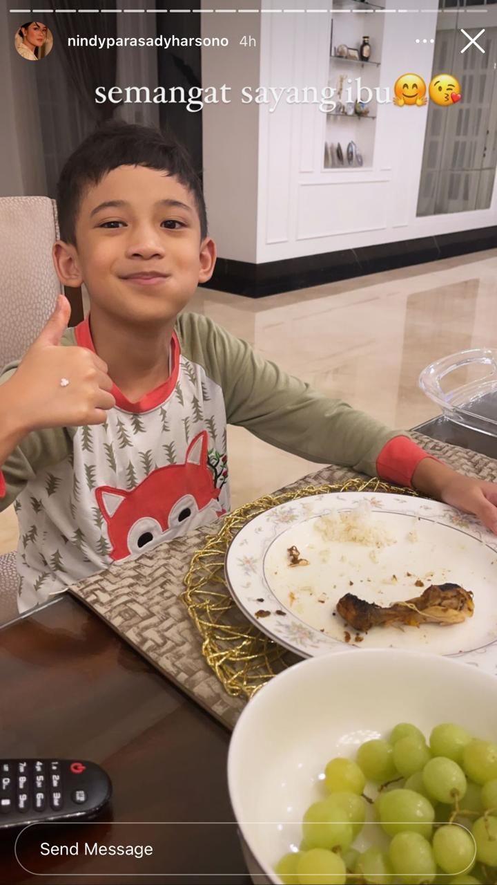 Intip menu sahur hari pertama 10 seleb, makanan Ashanty sederhana