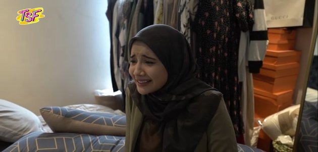 9 Momen ibu Zaskia Sungkar gendong baby Ukkasya, penuh haru