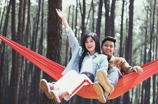 7 Pria pernah dekat dengan Ochi Rosdiana sebelum dilamar kekasih