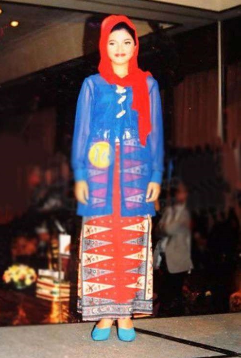 10 Potret lawas Ashanty zaman kuliah, gaya rambutnya beda banget