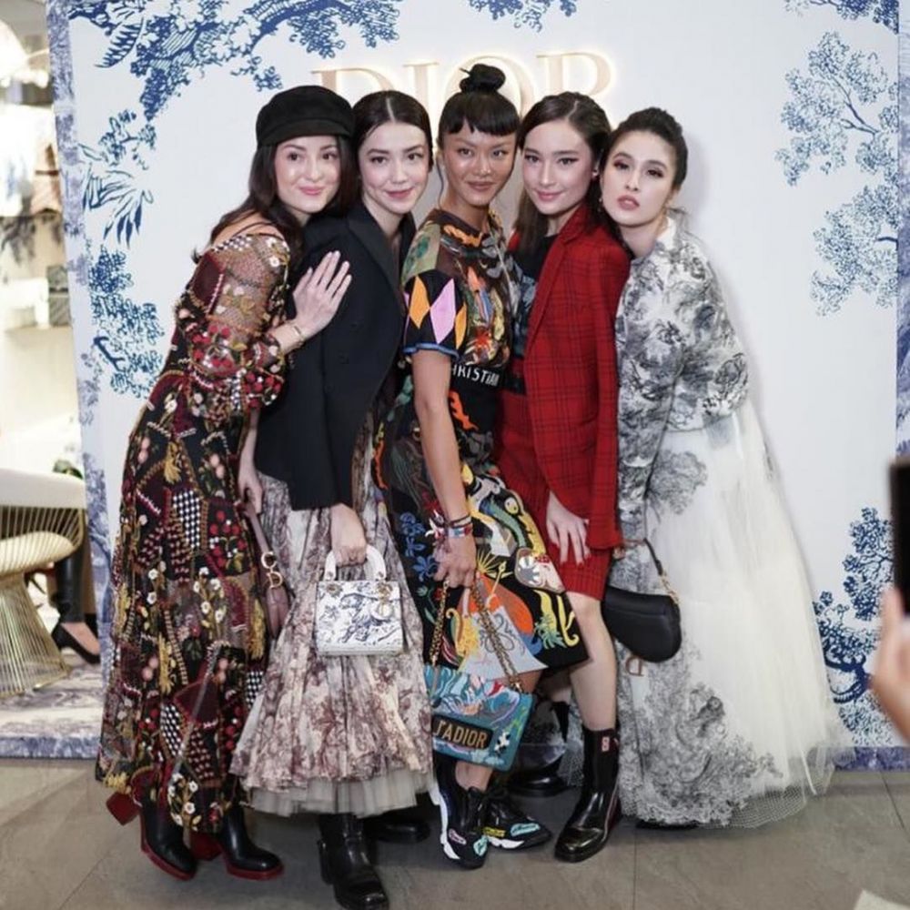 Gaya 11 seleb di acara brand fashion dunia, Nagita di Louis Vuitton